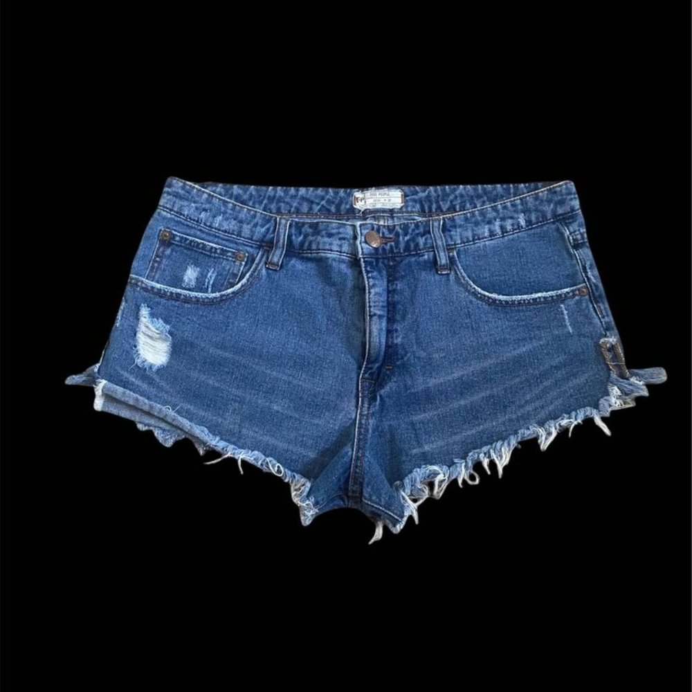 Free people denim shorts women’s size 30